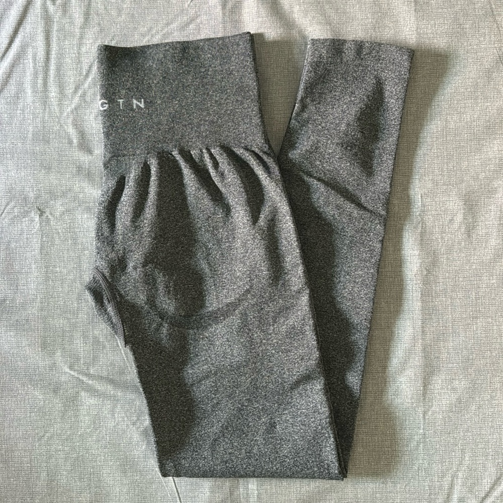 NVGTN High-Waist Seamless Leggings in Charcoal Gray